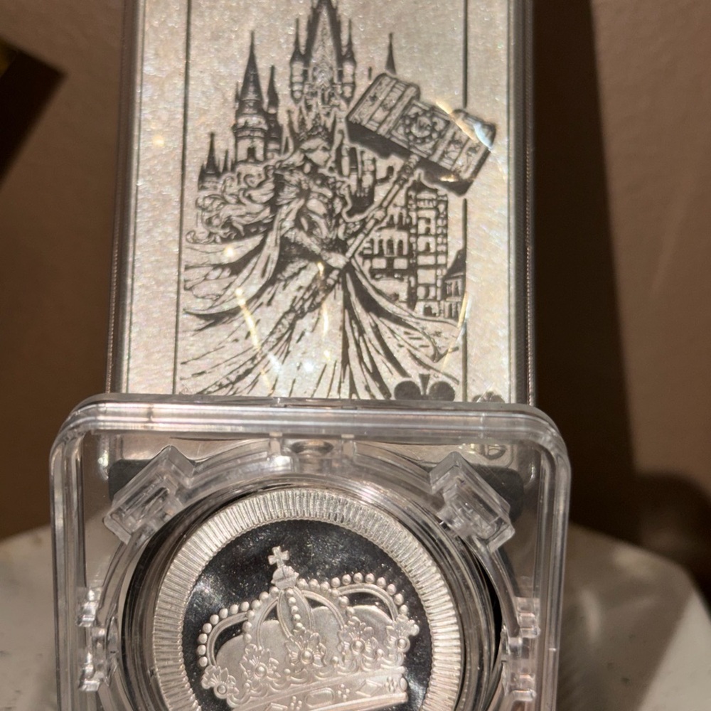 One ounce the renaissance 171/333 and a silversmith crown one ounce with case